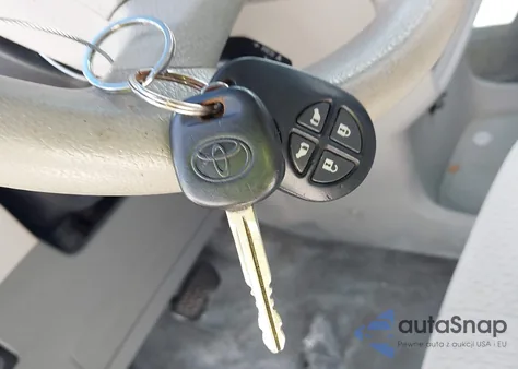 2013 Toyota Sienna Le V6 8 Passenger z USA, uszkodzony, nr VIN 5TDKK3DC3DS340609